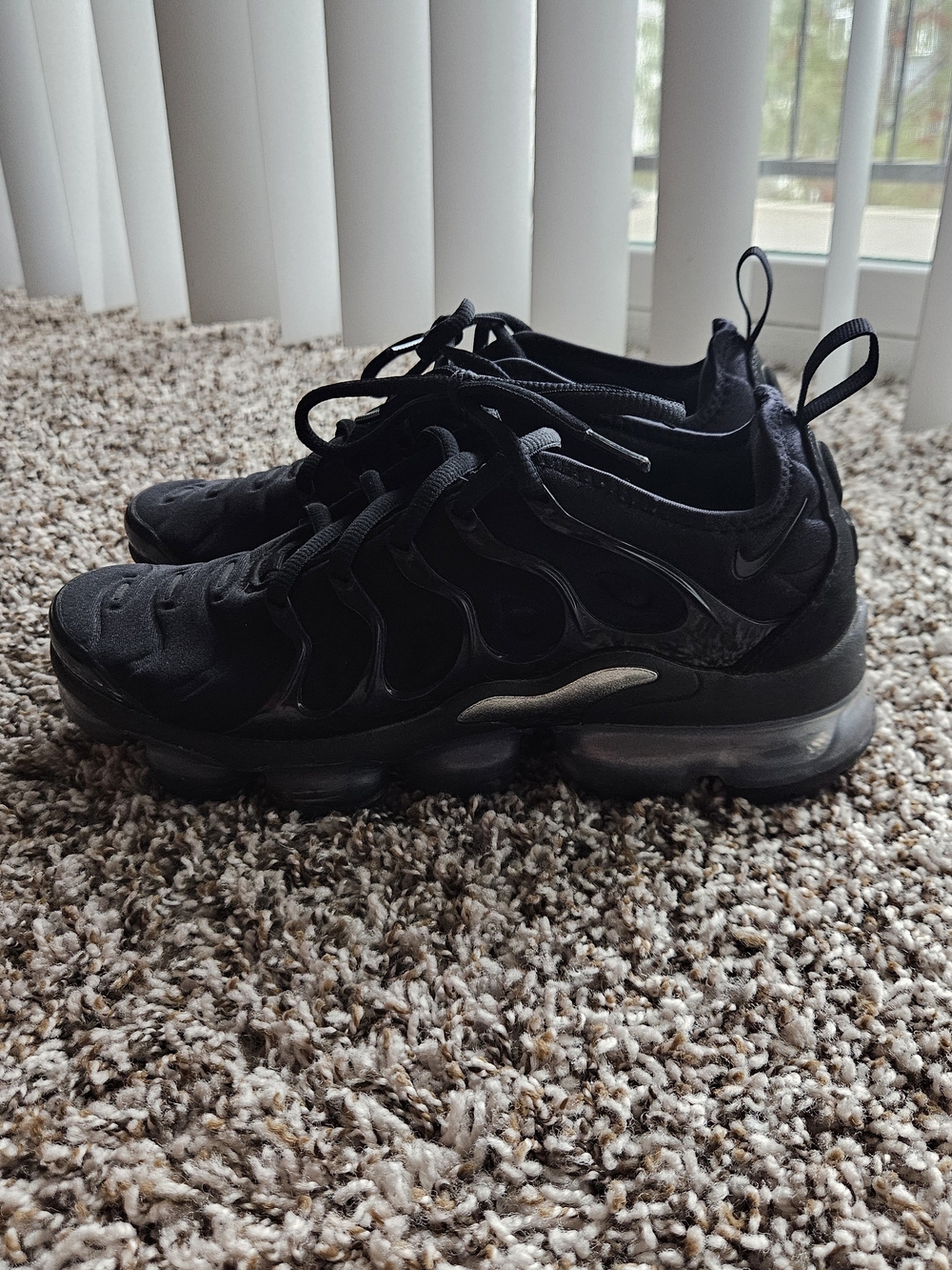 Nike Women's Black Athletic Sneakers